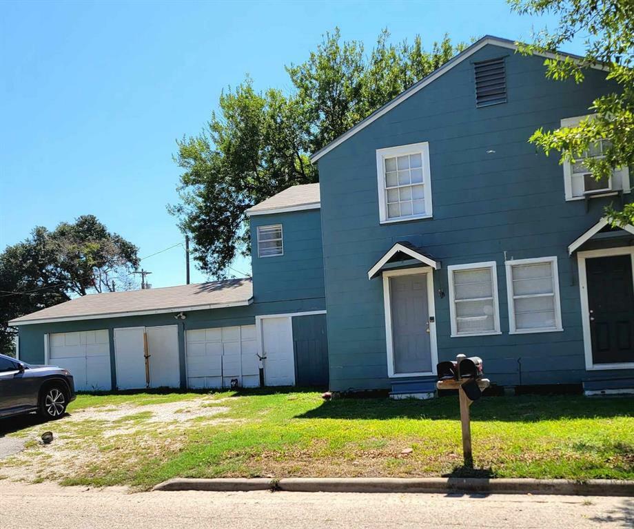 Property Photo:  827 1st Avenue  TX 77590 