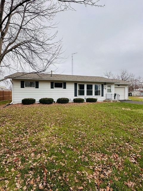 Property Photo:  1129 Clearview Drive  IA 52577 