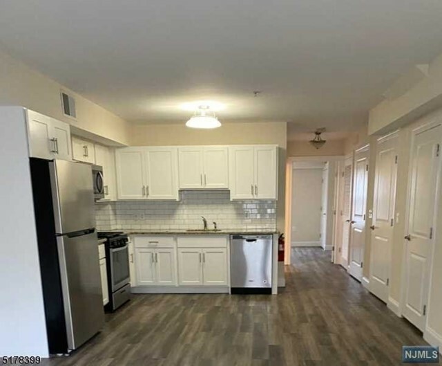 Property Photo:  290 3rd Street C1  NJ 07601 