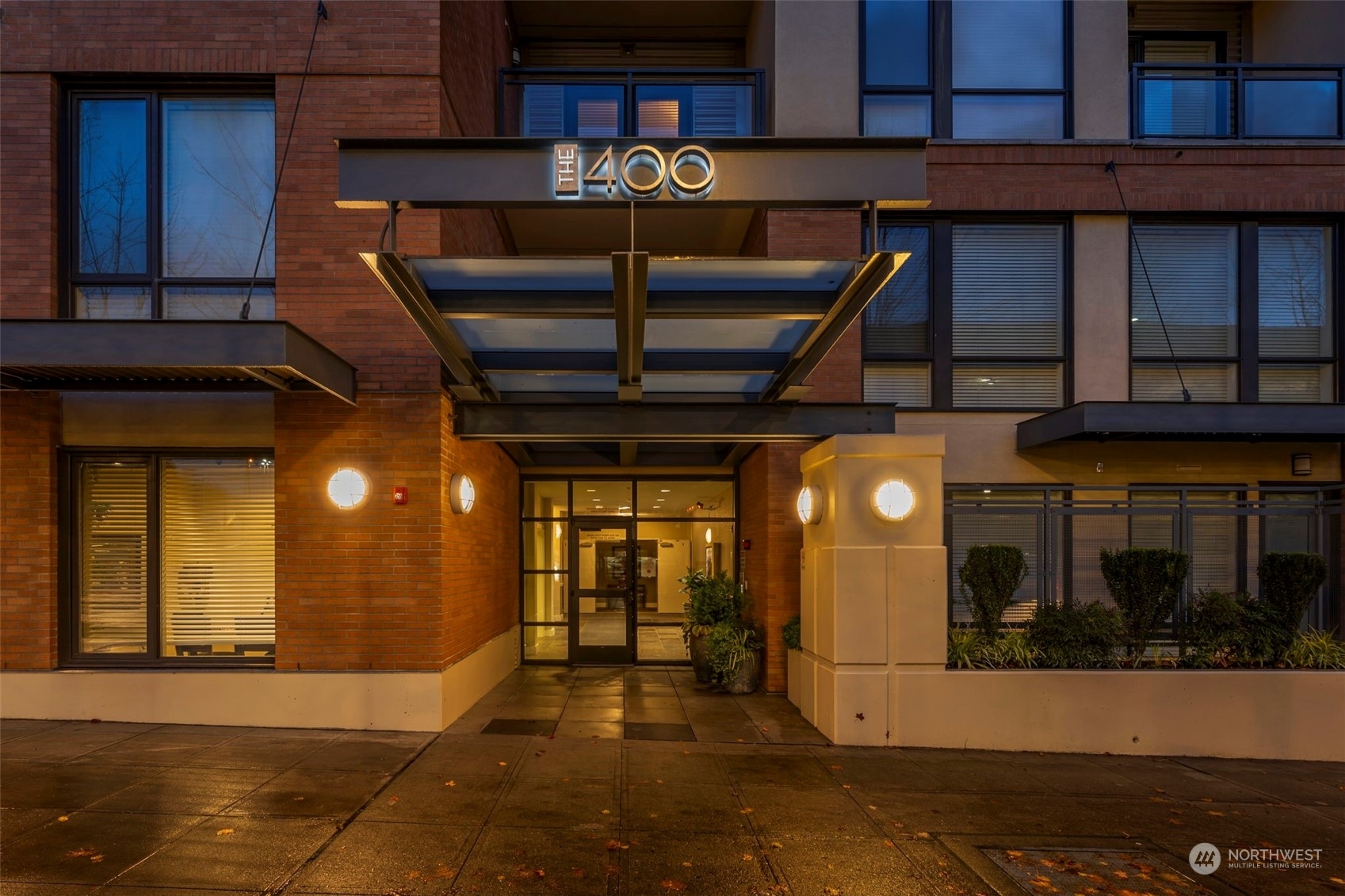 Property Photo:  400  Washington Avenue 417  WA 98337 