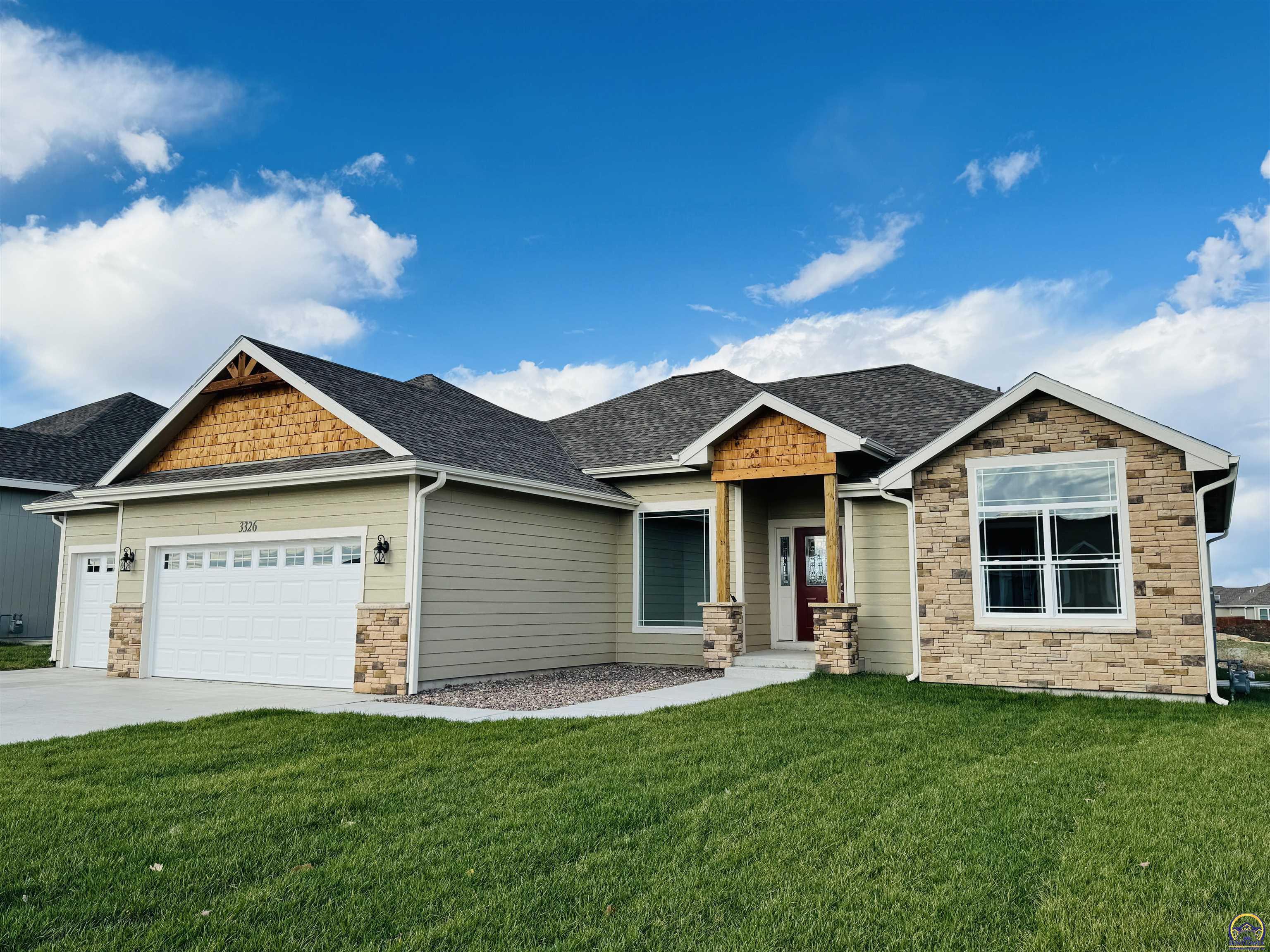 Property Photo: 3326 SW 44th St KS 66610