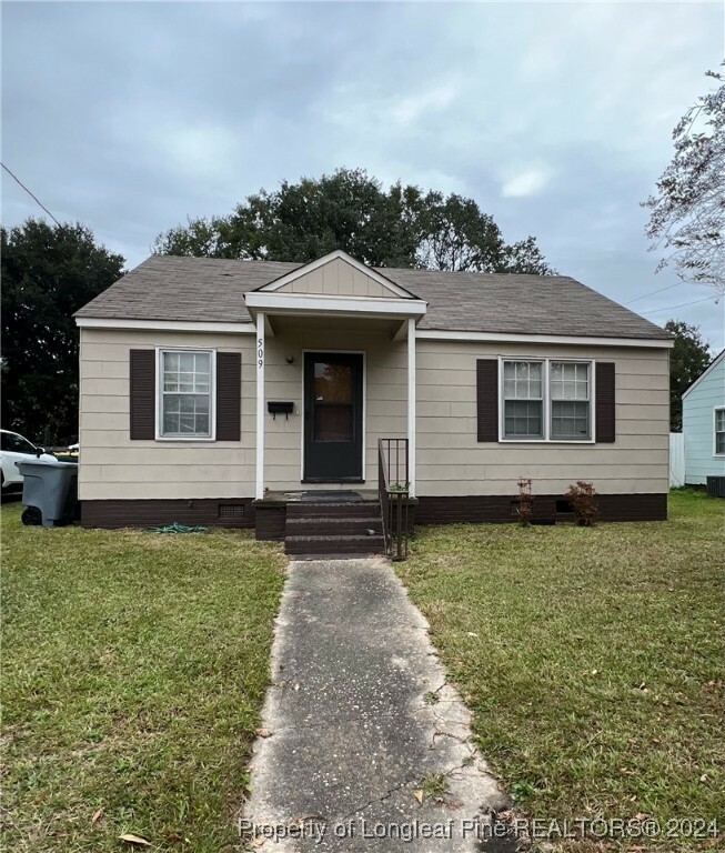 Property Photo:  509 E 15th Street  NC 28358 