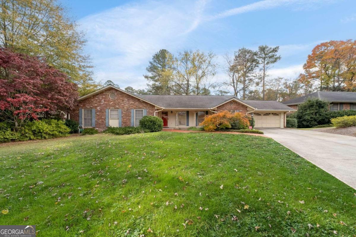 Property Photo:  4845 Lansbury Drive  GA 30342 