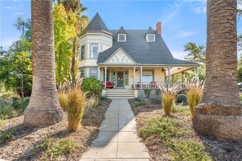 Property Photo: 1416 Elizabeth Crest CA 92373