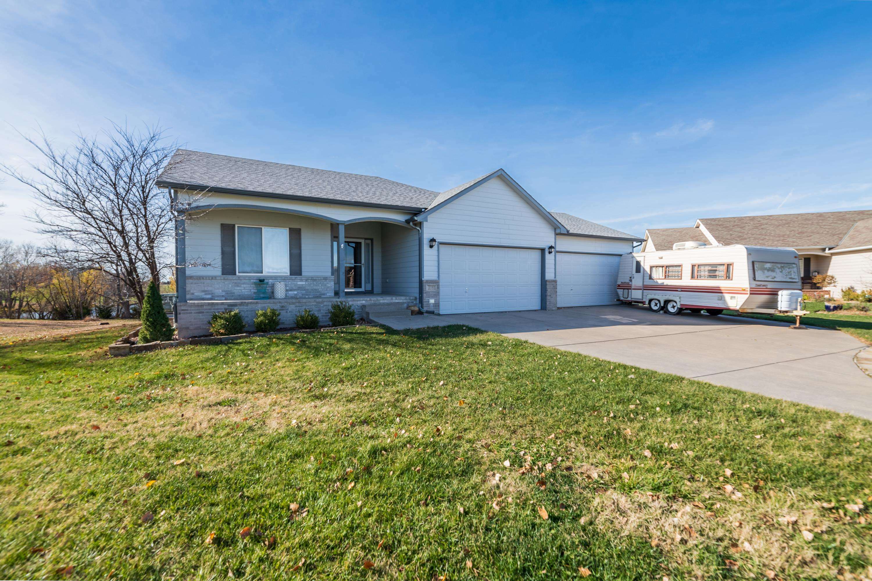 Property Photo:  225 W Winterset Cir  KS 67052 