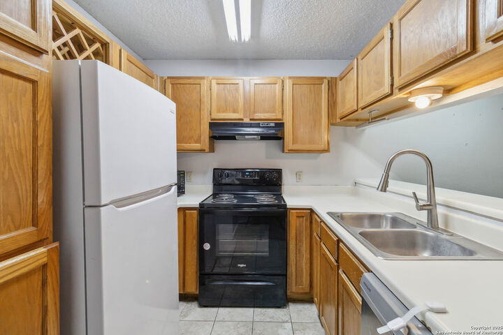 Property Photo: 5322 Medical Dr B-203 TX 78240