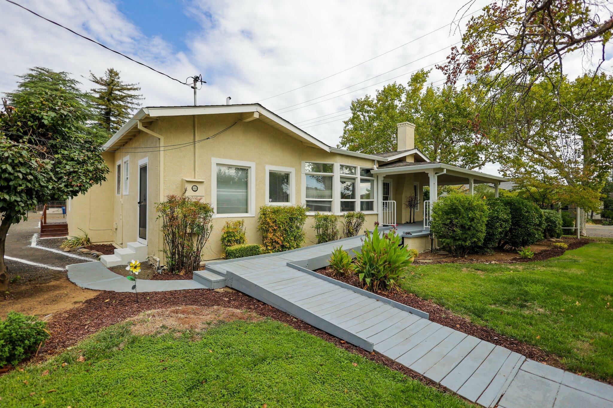 Property Photo:  1352 Oregon Street  CA 96001 