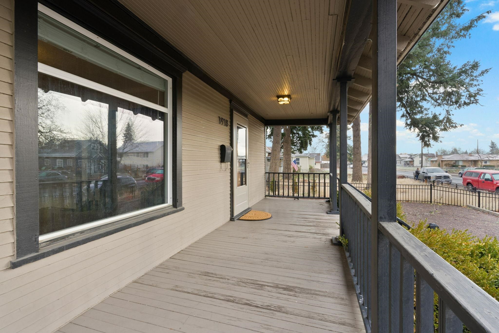 Property Photo:  1918 W Mansfield Ave  WA 99205 