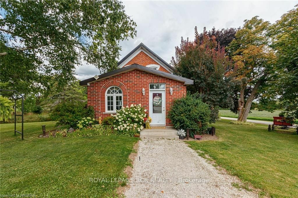 Property Photo:  268 Fox Ridge Rd  ON N0H 1J0 