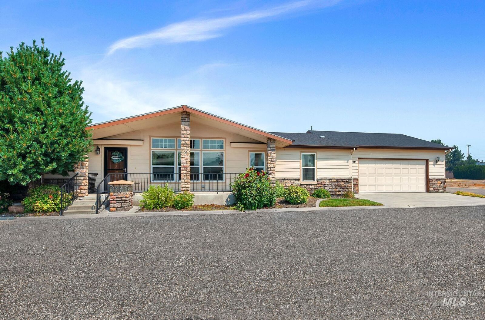 Property Photo: 421 S Curtis Rd 509 ID 83705
