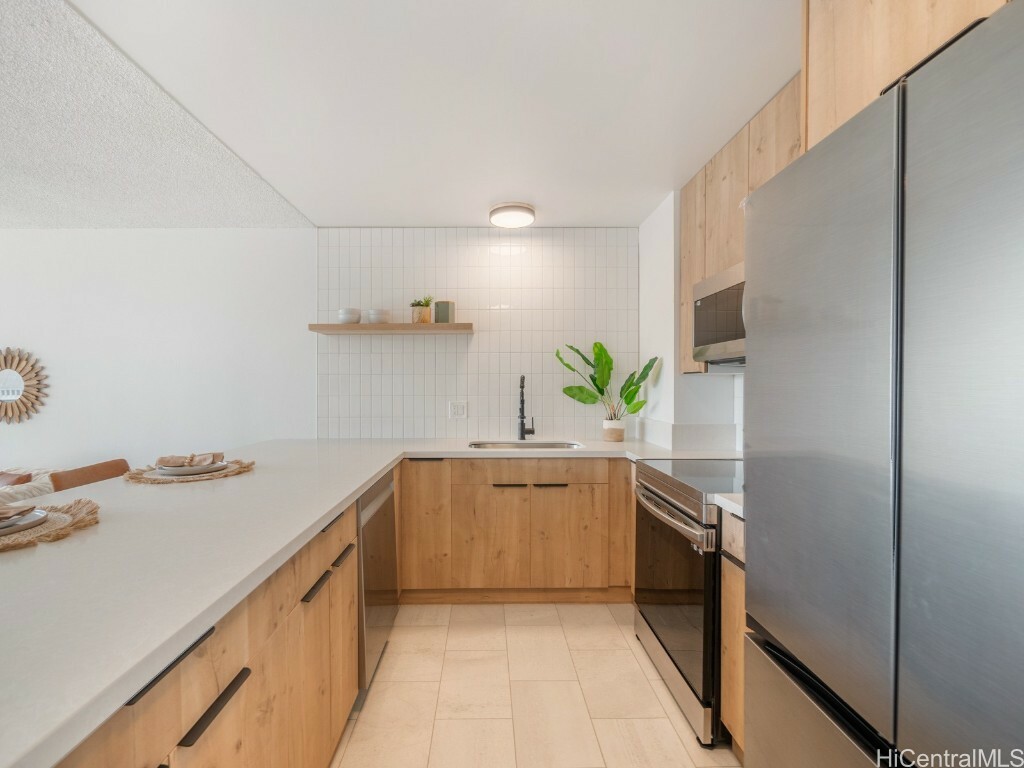 Property Photo: 1255 Nuuanu Avenue E2002 HI 96817