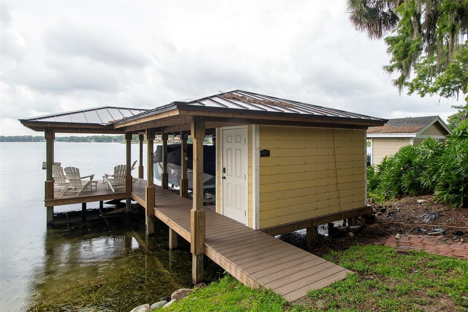 Property Photo: 786 Antonette Avenue FL 32789