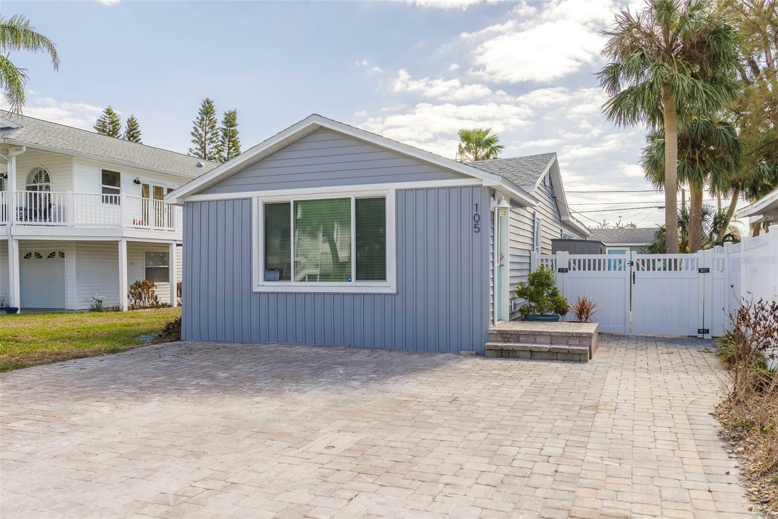 Property Photo:  105 11th Avenue  FL 33785 