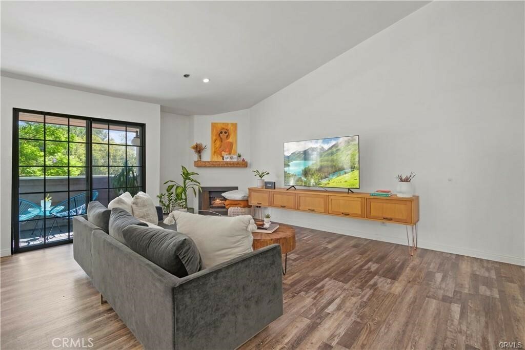 Property Photo:  6545 Reseda Boulevard 17  CA 91335 