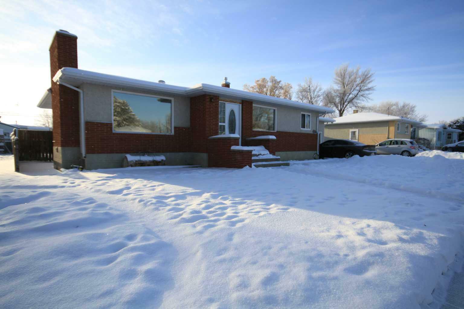 5320 43 Ave.  Taber AB T1G 1B6 photo