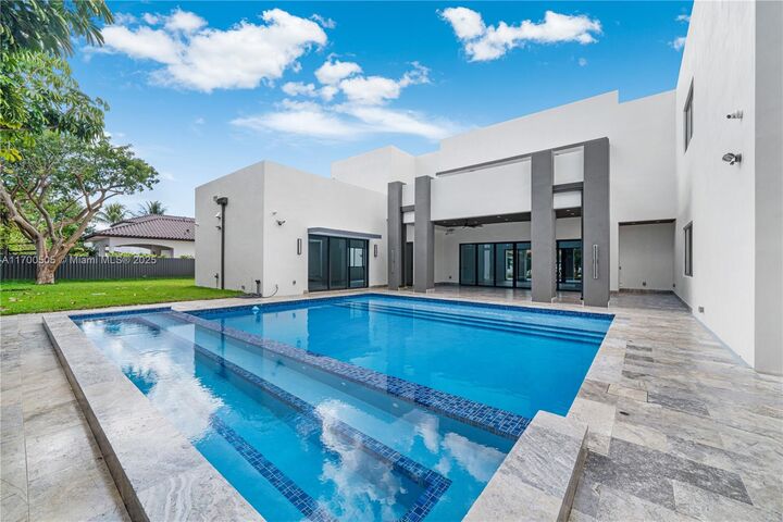 17141 SW 92nd Ct  Palmetto Bay FL 33157 photo