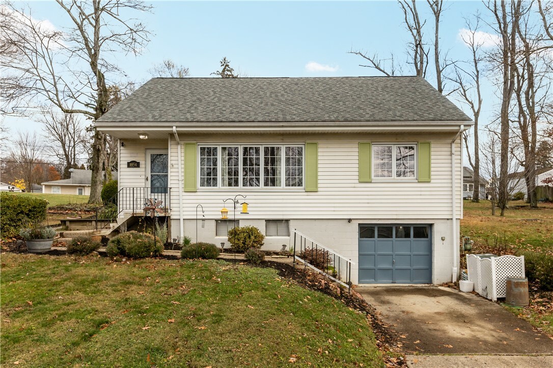 Property Photo:  1054 Crest Drive  PA 15046 