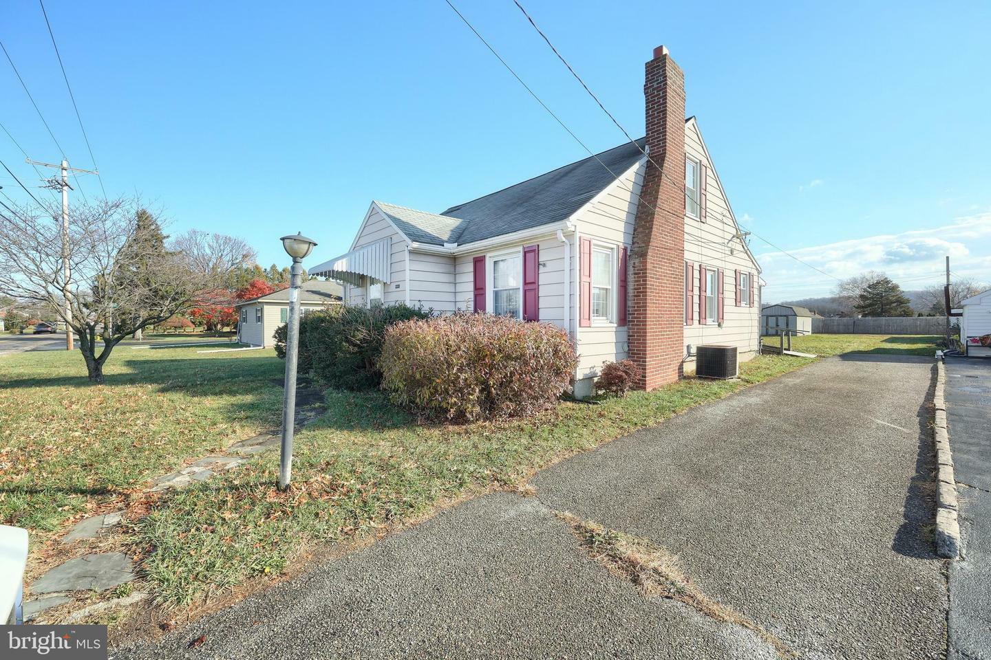 Property Photo:  4365 Board Road  PA 17345 