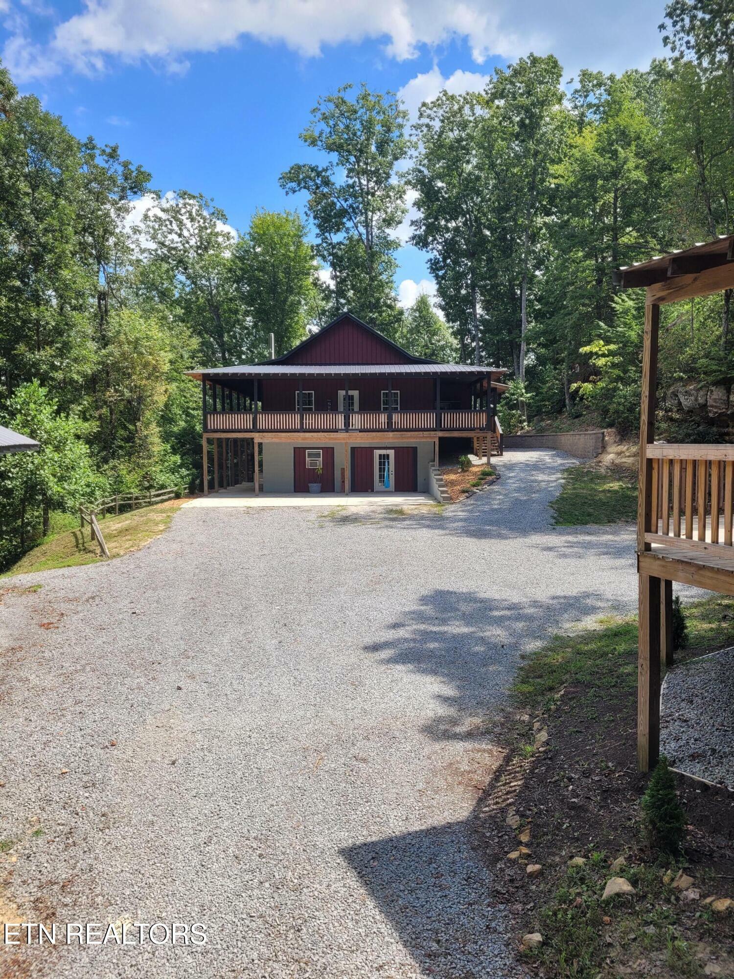 Property Photo: 195 Laurel Cliff Rd TN 38553