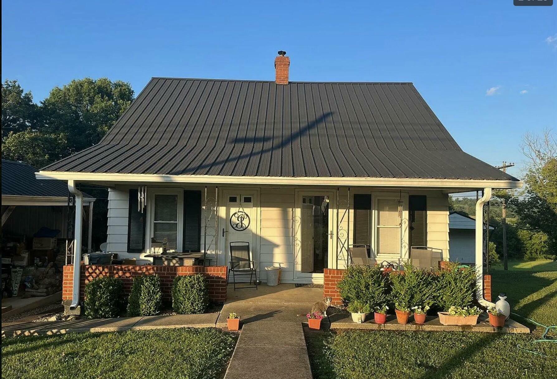 Property Photo:  2720 Hodgenville Road  KY 42743 