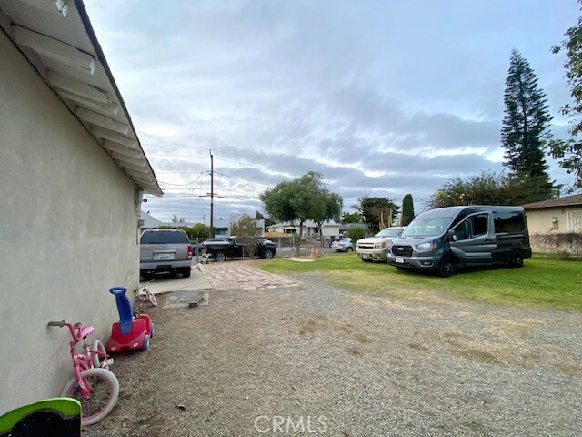 Property Photo:  527 Fairlawn Avenue  CA 92703 