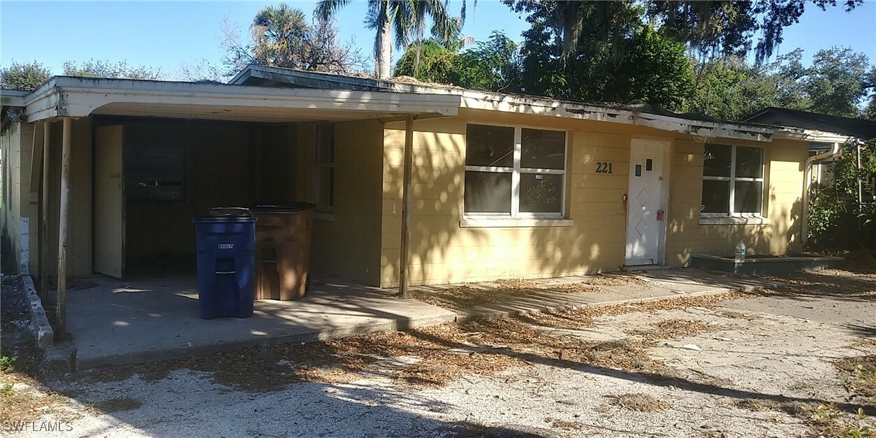 Property Photo:  221 Labelle Avenue  FL 33905 