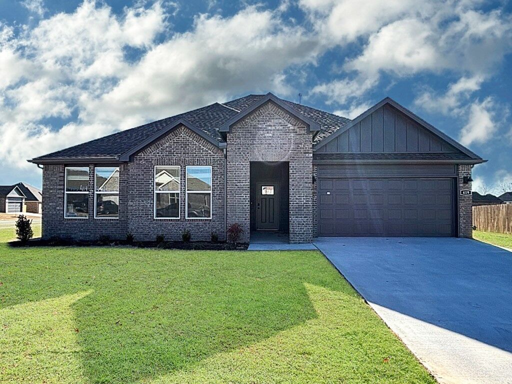 Property Photo: 419 W Snow Bend AR 72730