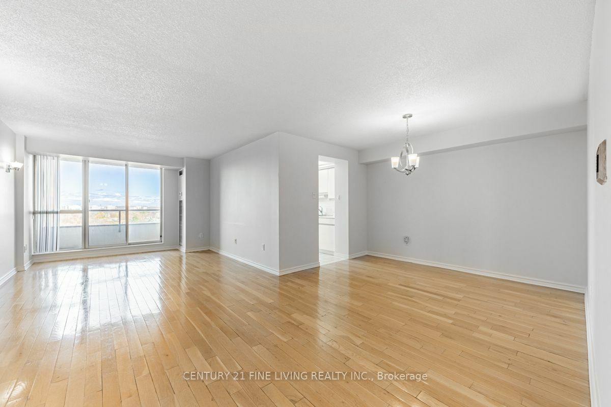 Property Photo:  343 Clark Ave W 704  ON L4J 7K5 