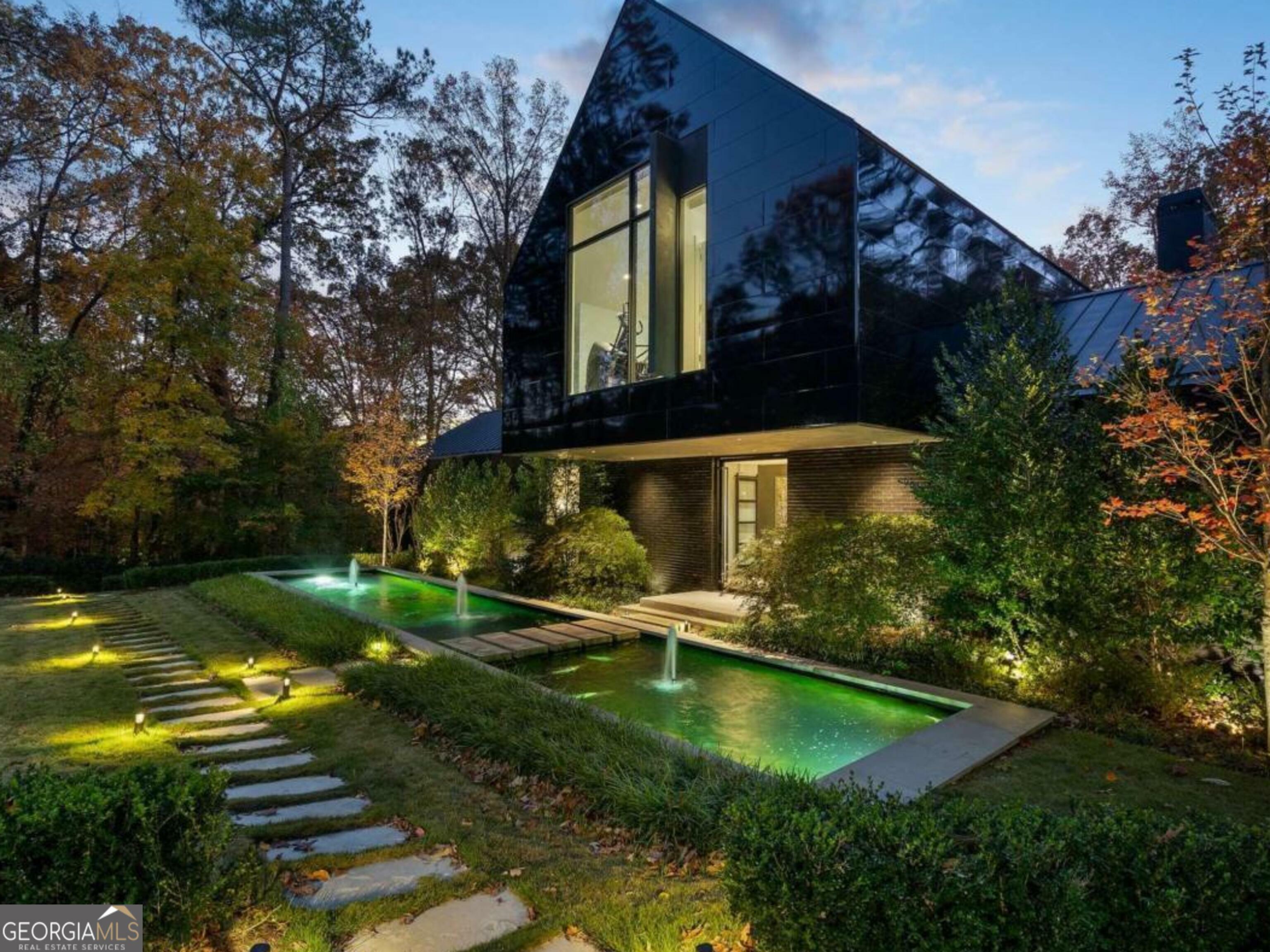 Property Photo: 2716 Ridgewood Road NW GA 30327