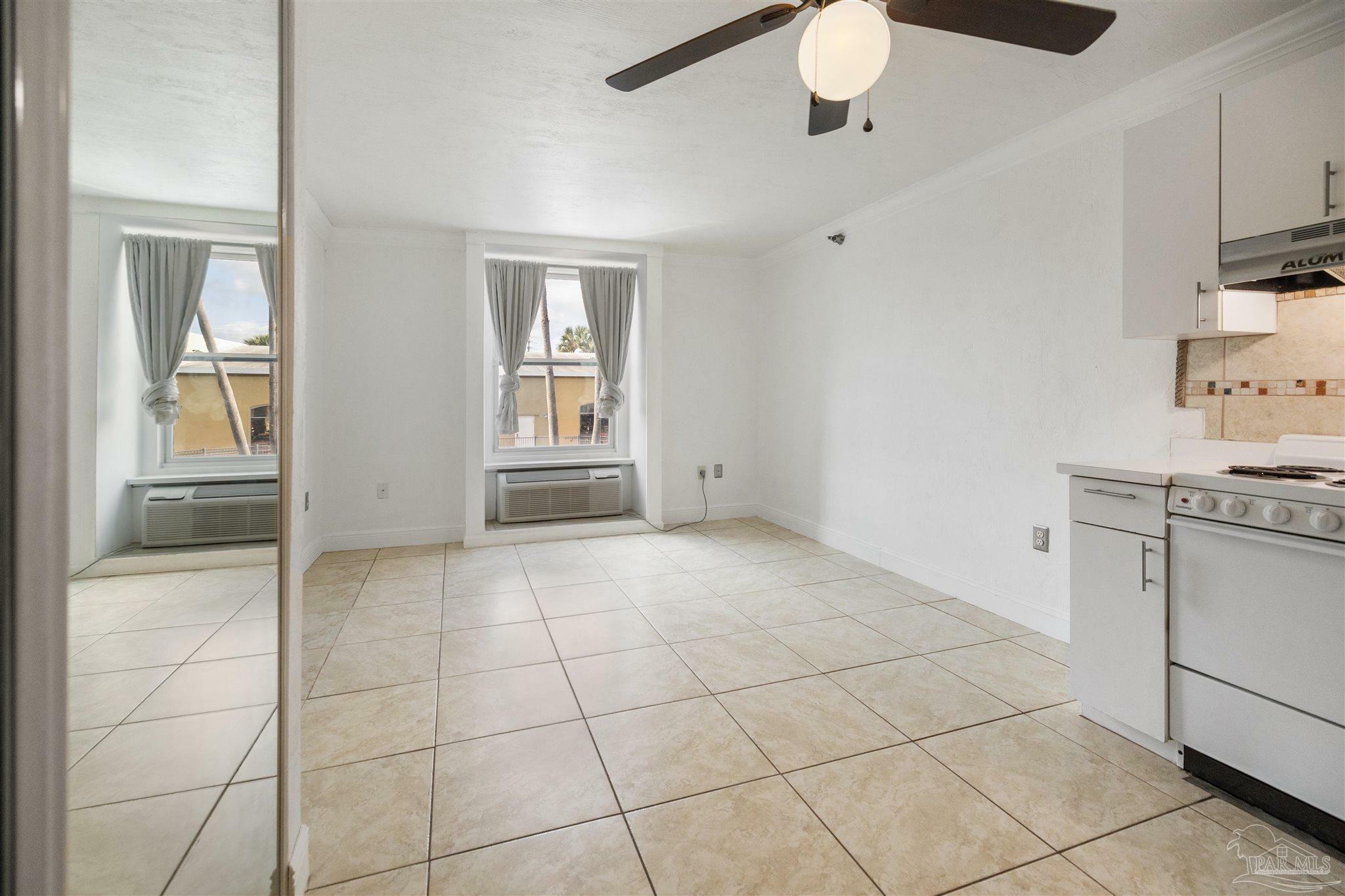 Property Photo:  224 E Garden St 229  FL 32502 