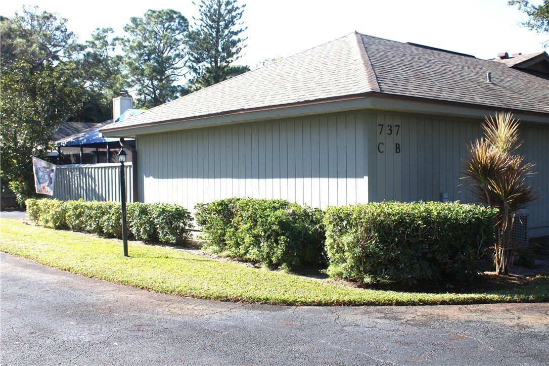 Property Photo:  737 Timber Ridge Trail SW B  FL 32962 