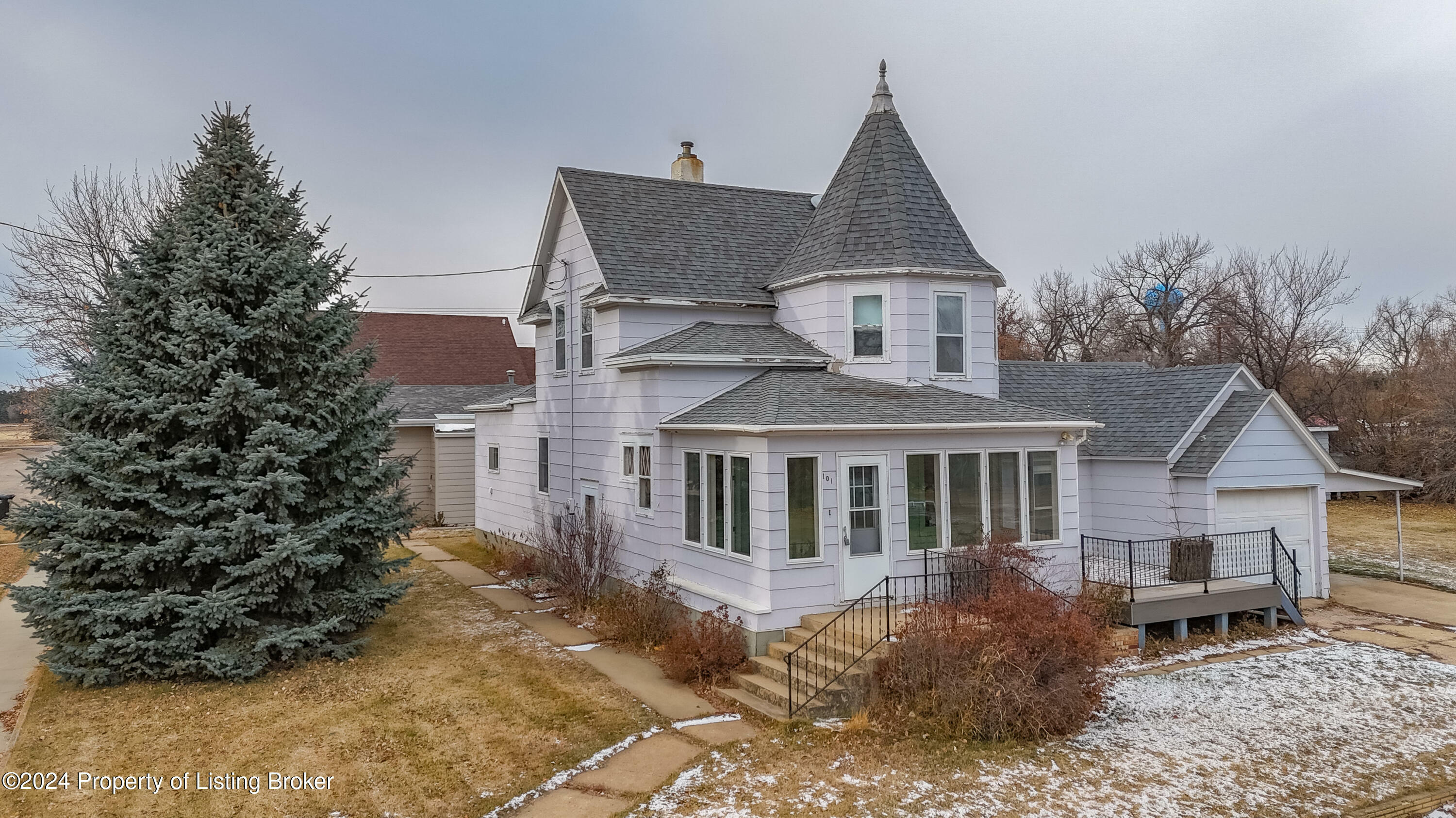 Property Photo:  101 Ertel Avenue  ND 58656 