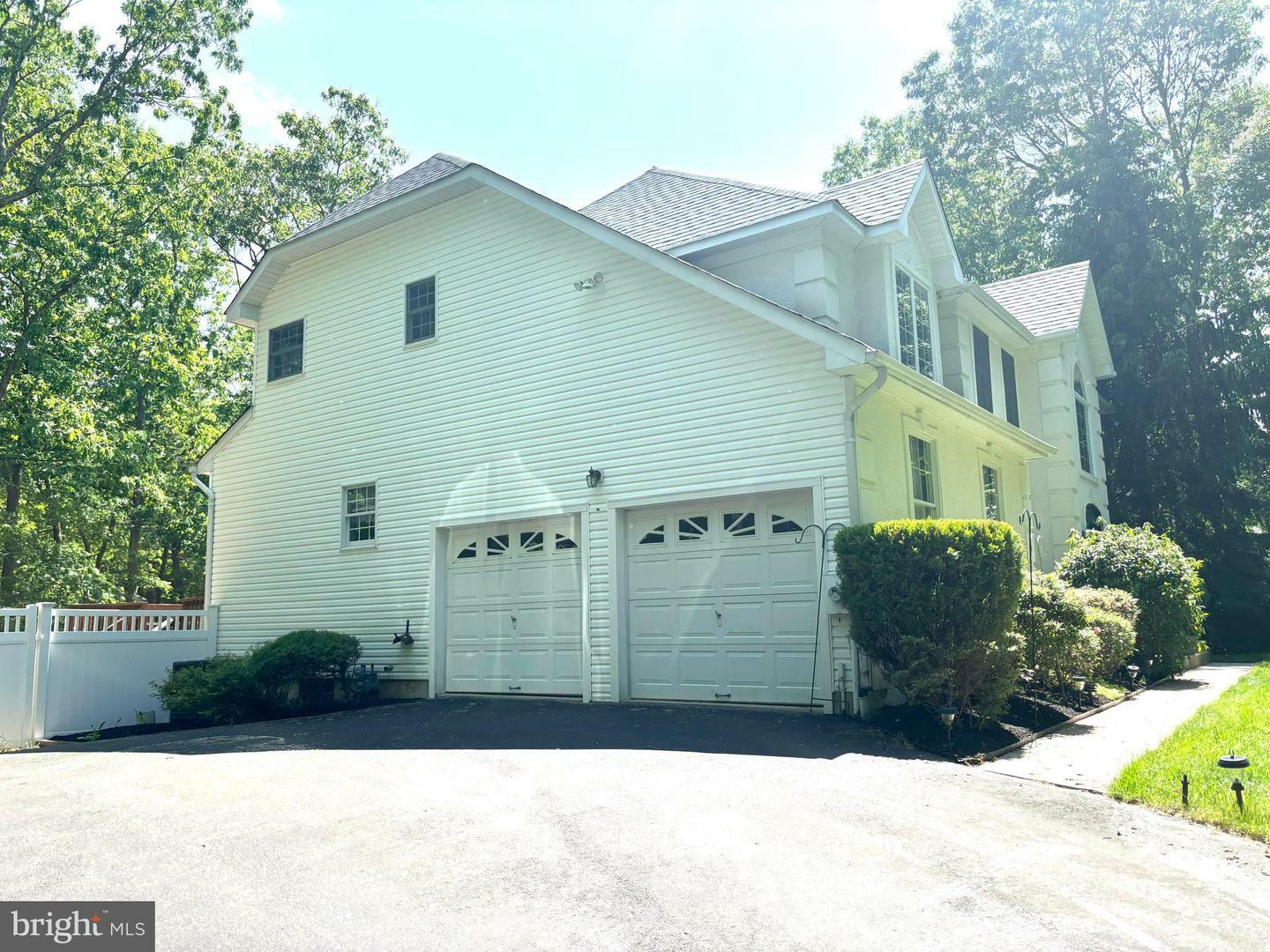 Property Photo:  95 Strawberry Drive  NJ 08088 