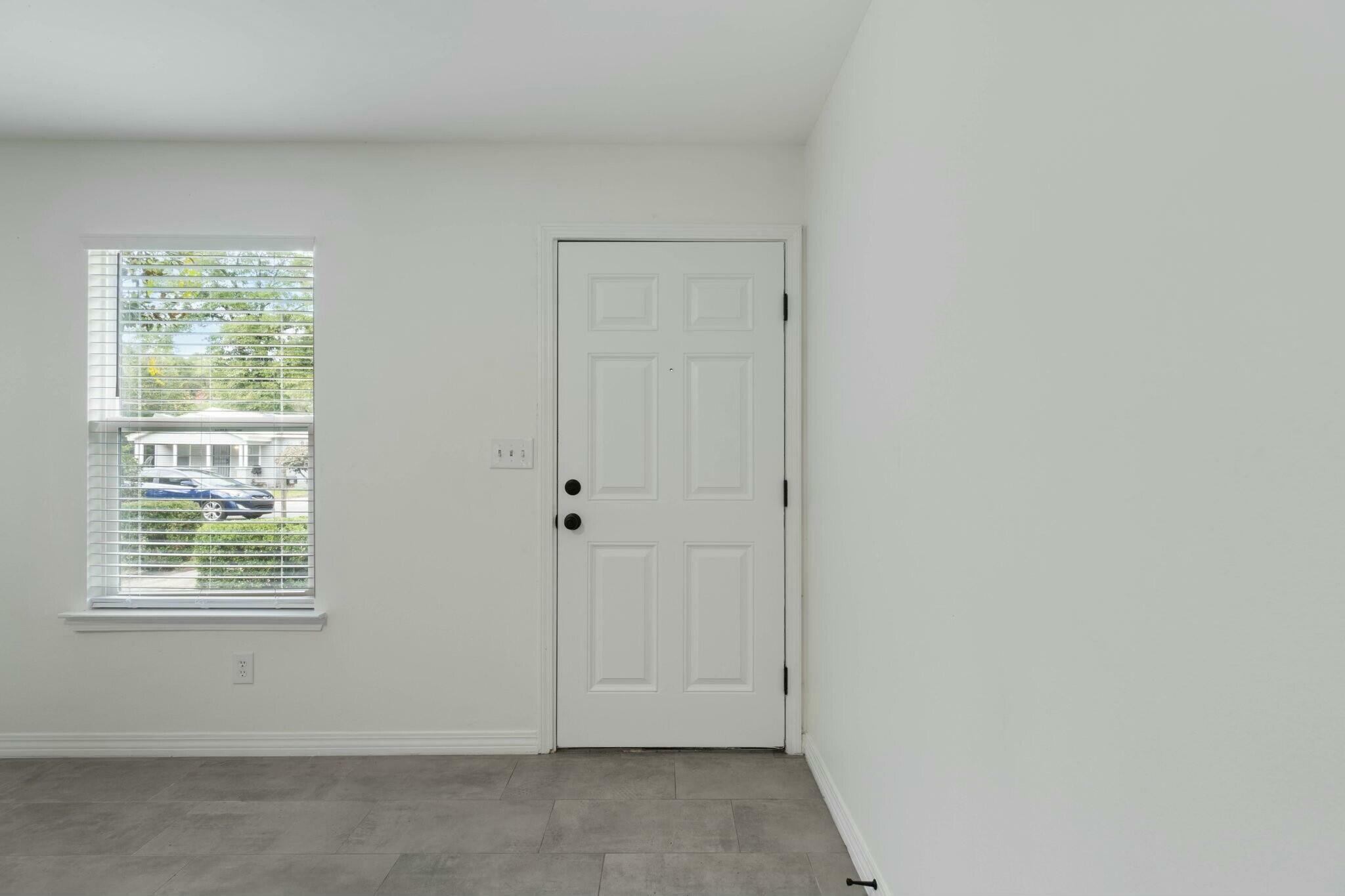 Property Photo:  395 W Griffith Avenue  FL 32536 