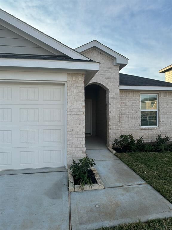 Property Photo: 4242 Berwick Park Ln TX 77441