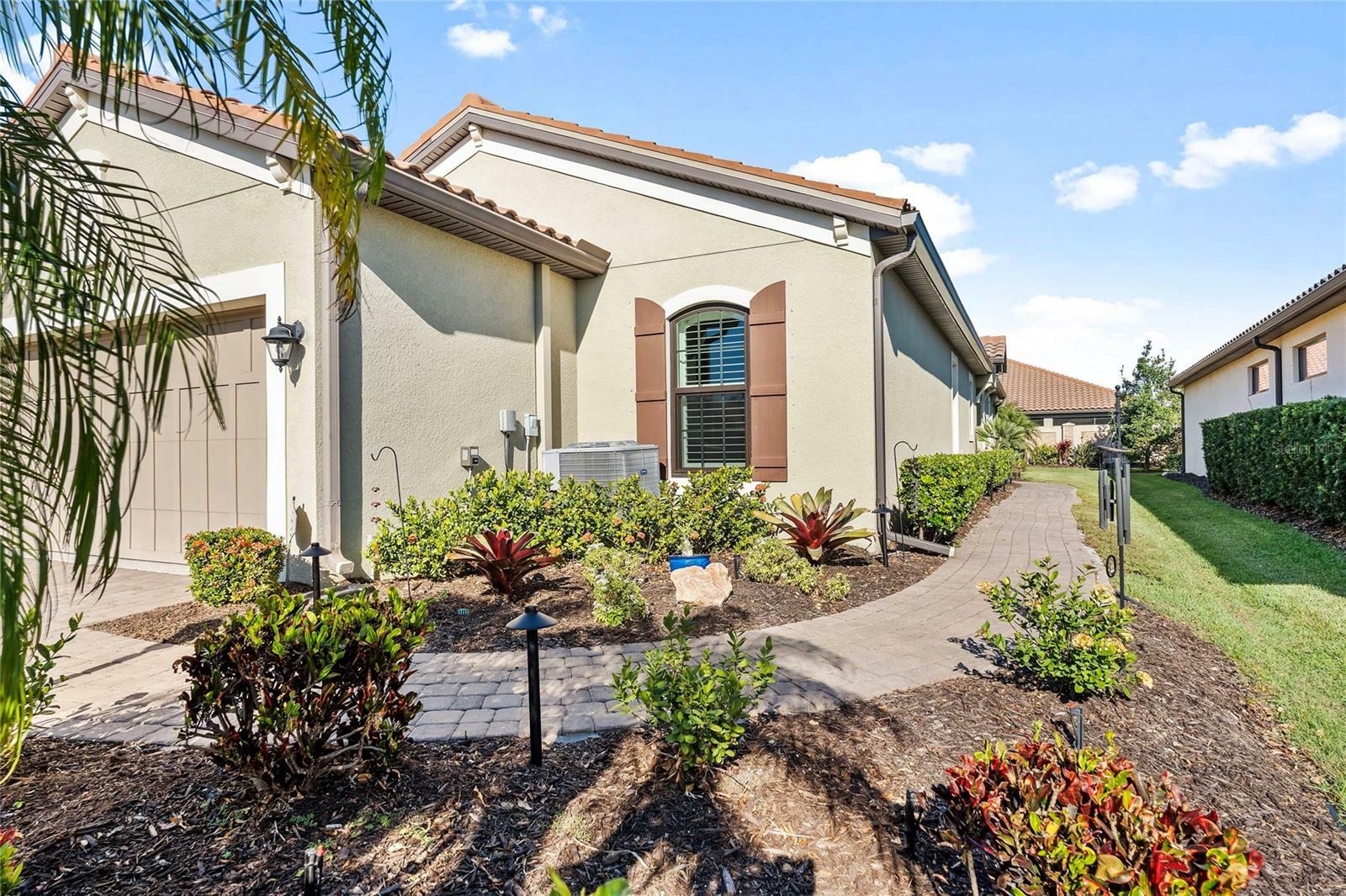 Property Photo:  4937 Savona Run  FL 34211 