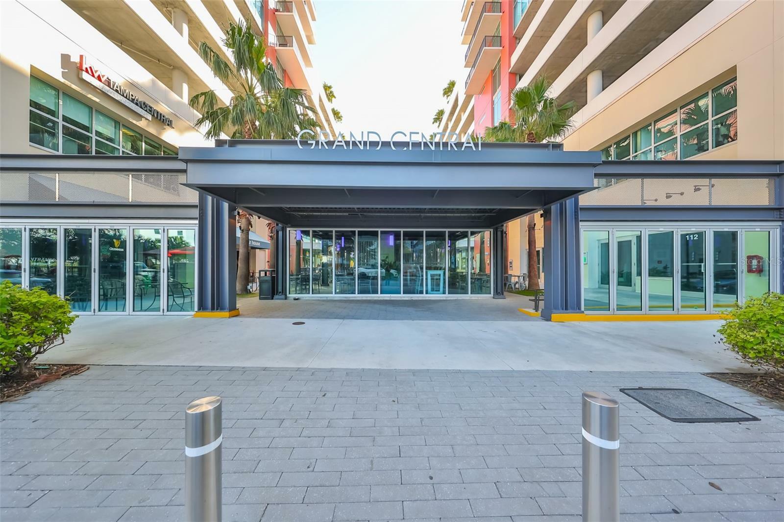Property Photo: 1208 E Kennedy Boulevard 725 FL 33602