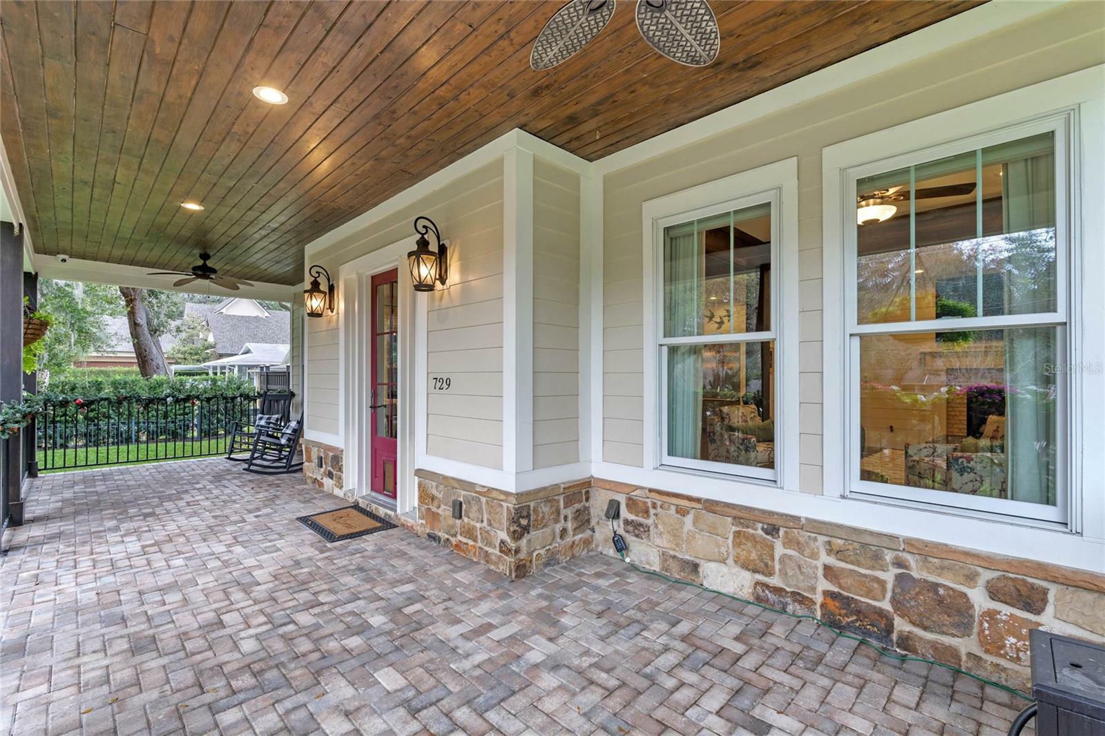 Property Photo: 729 Main Street FL 34786