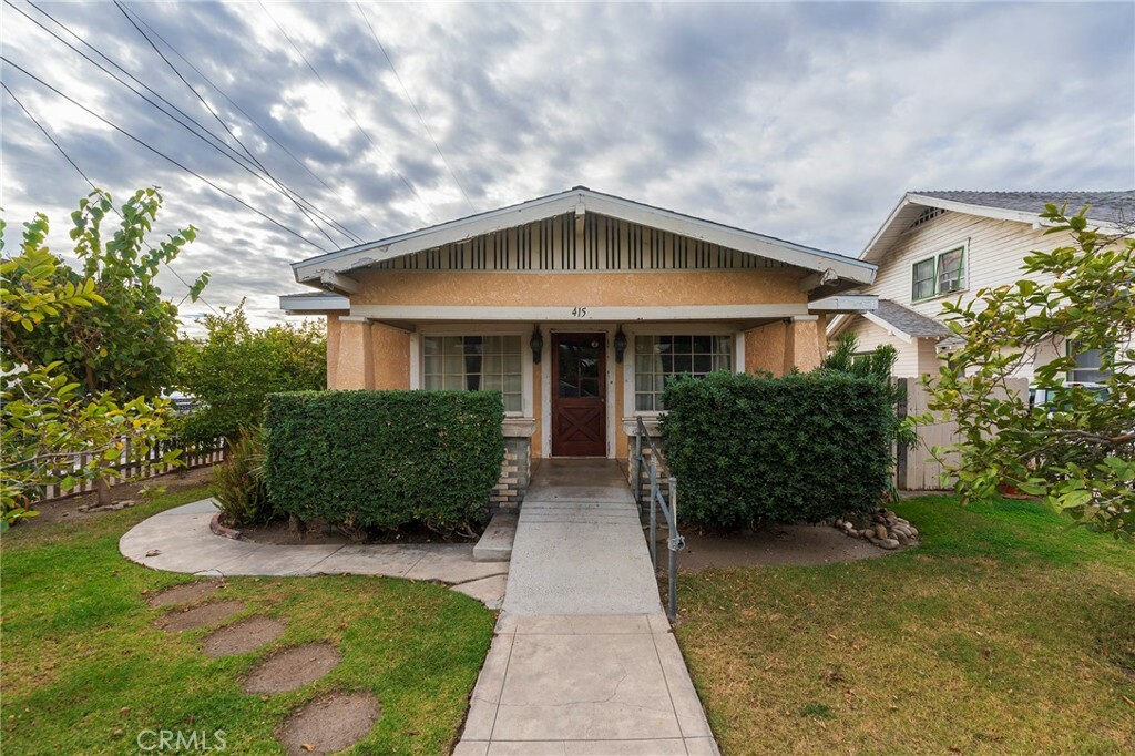 Property Photo:  415 S Bush Street  CA 92805 