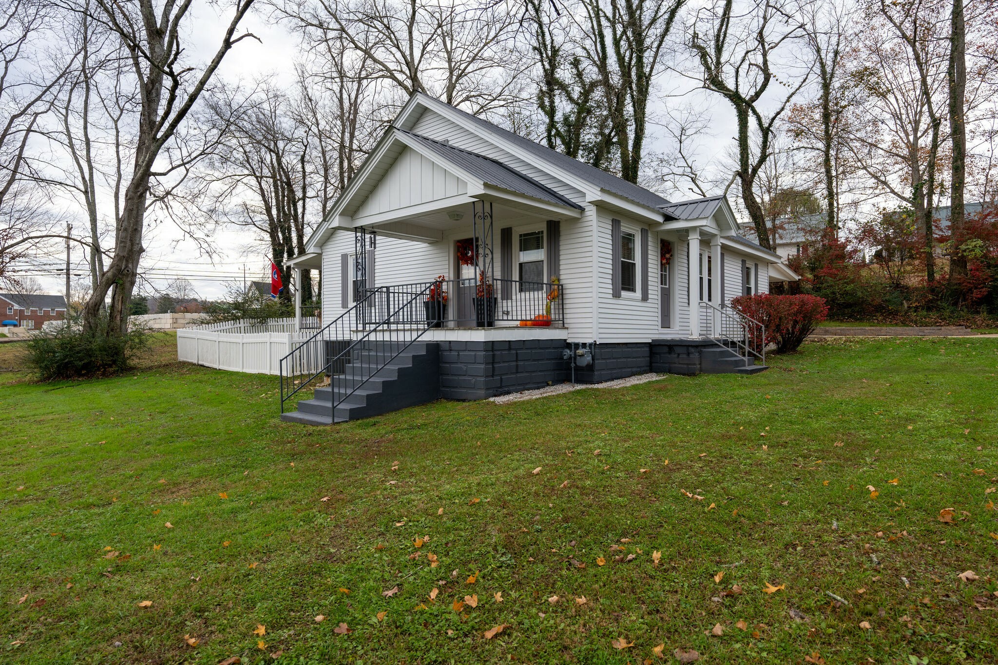 Property Photo:  205 Morris St  TN 38485 