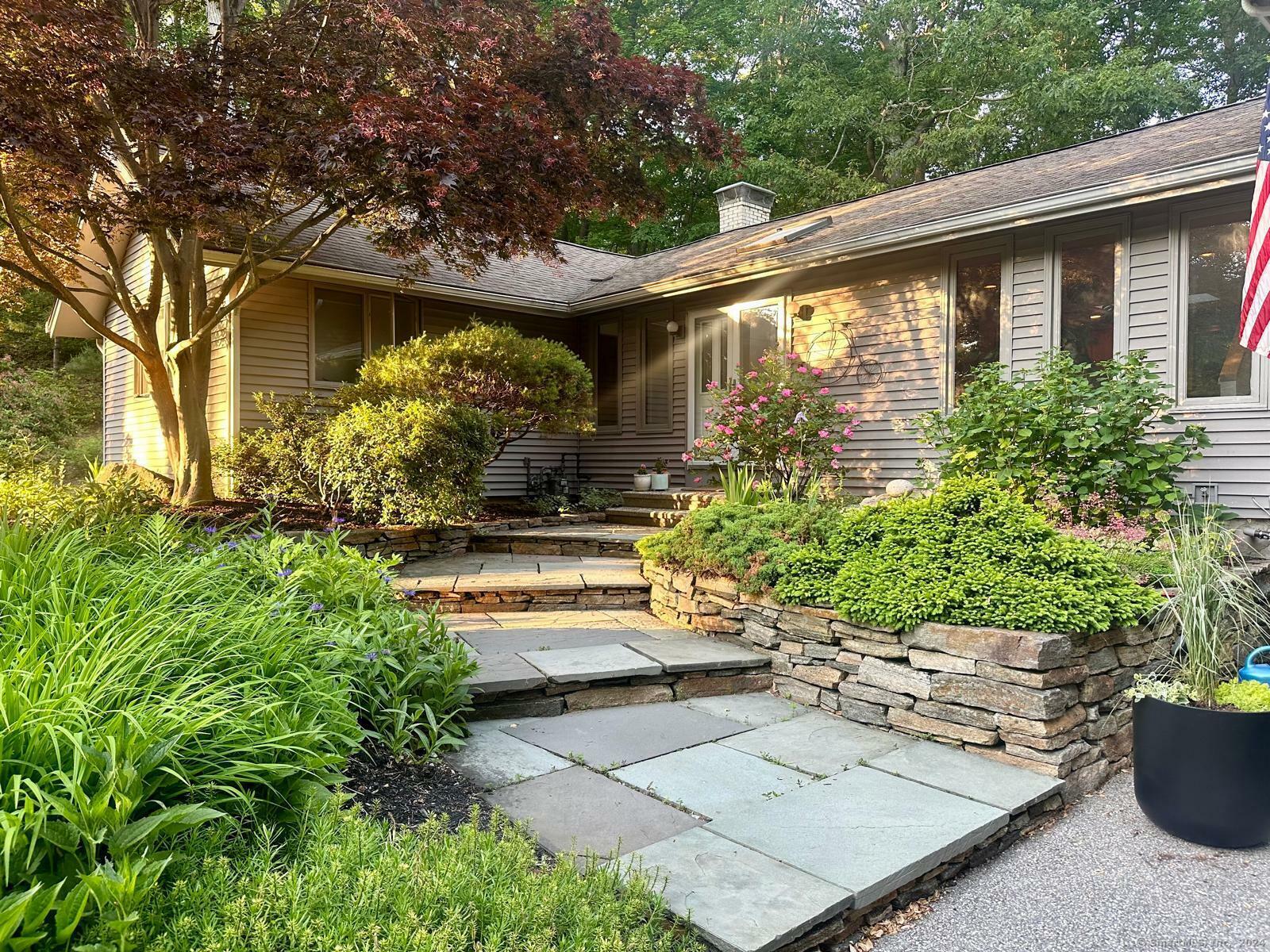 Property Photo:  106 Laurel Crest Road  CT 06443 