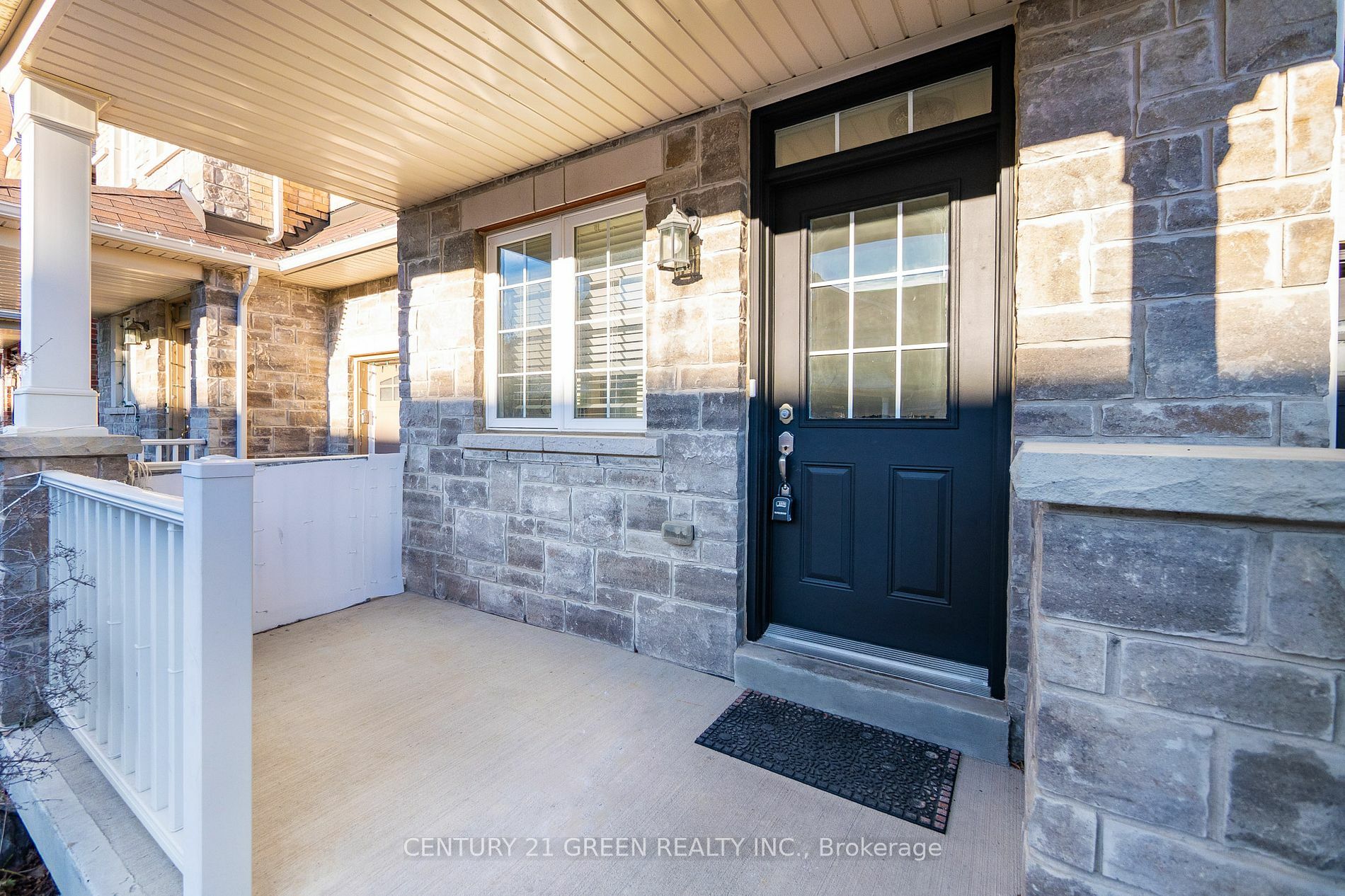 Photo de la propriété:  569 Murray Meadows Pl  ON L9T 8L8 