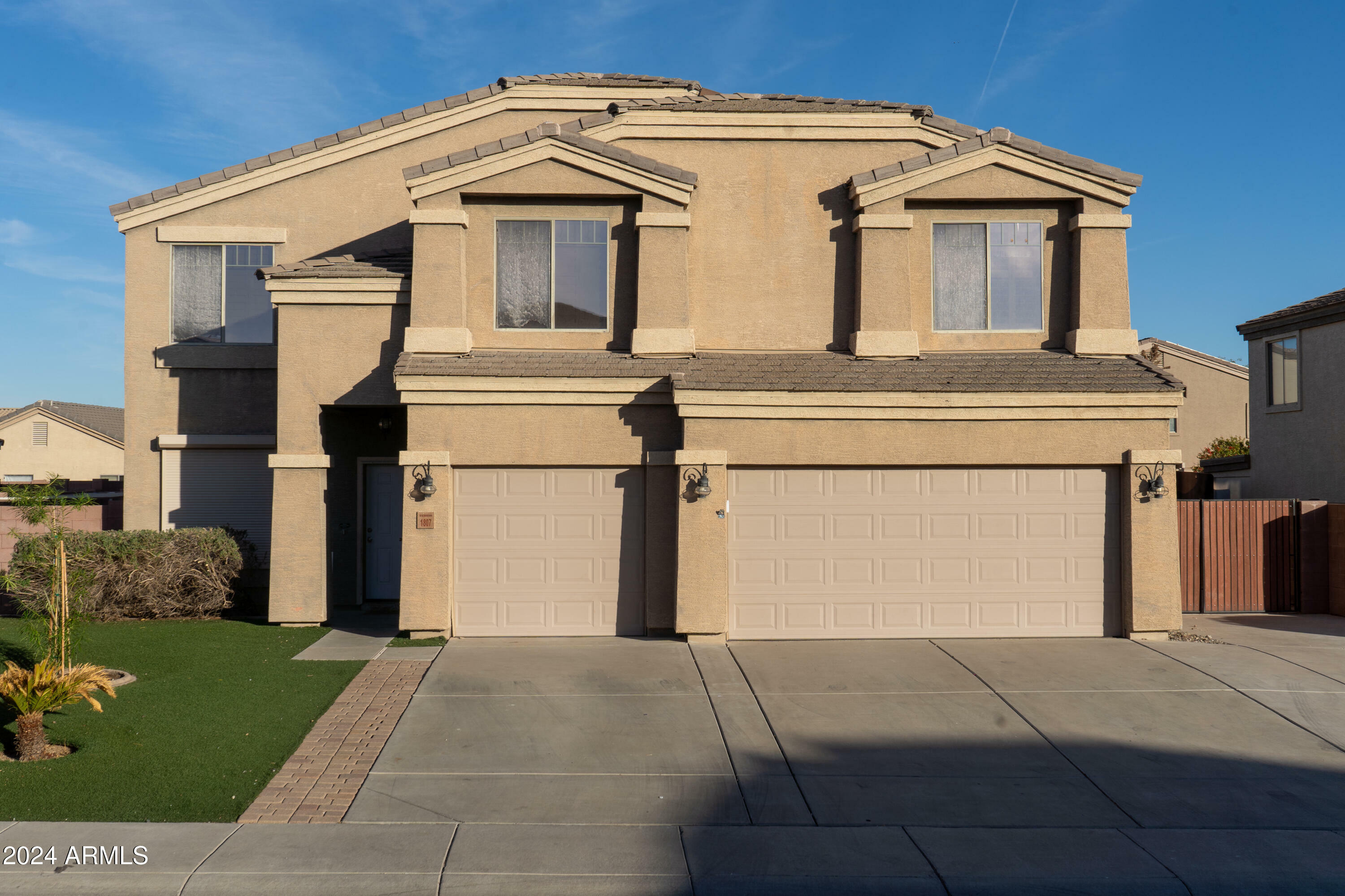 Property Photo: 1807 S 234th Lane AZ 85326