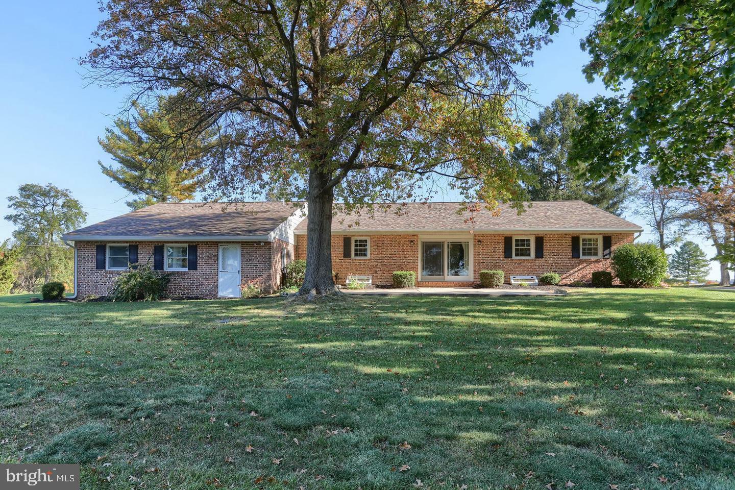 Property Photo:  221 Golf Road  PA 17067 