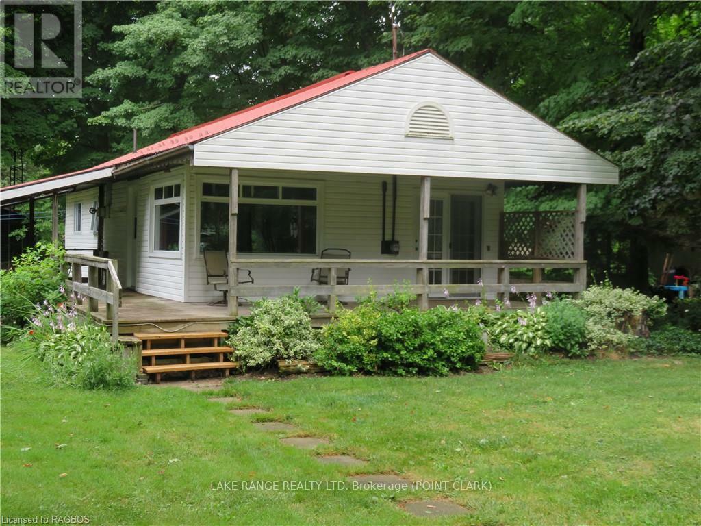 Property Photo:  303 Sauk Court  ON N2Z 2X3 