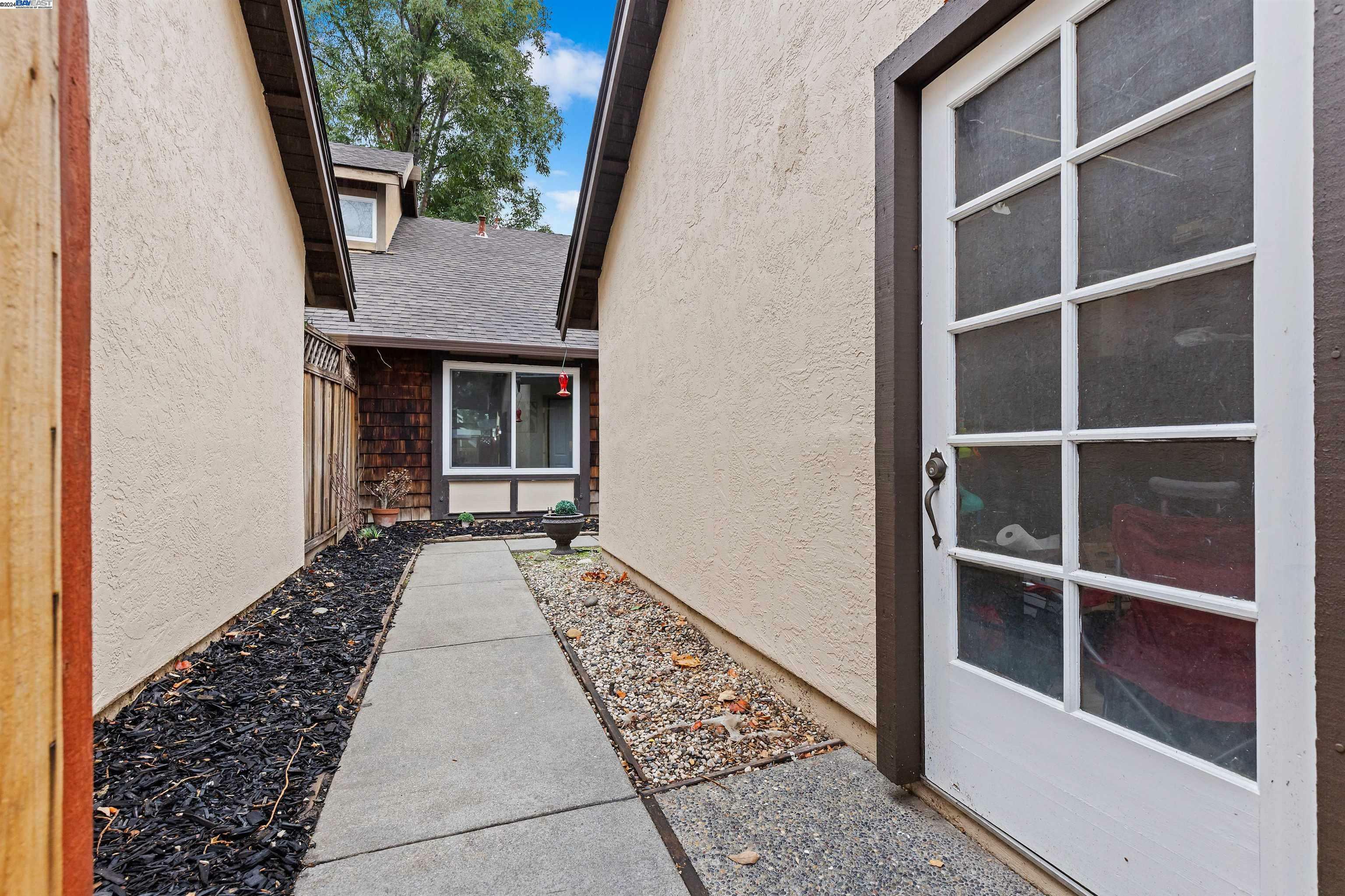 Property Photo:  5869 Northway Rd  CA 94566 