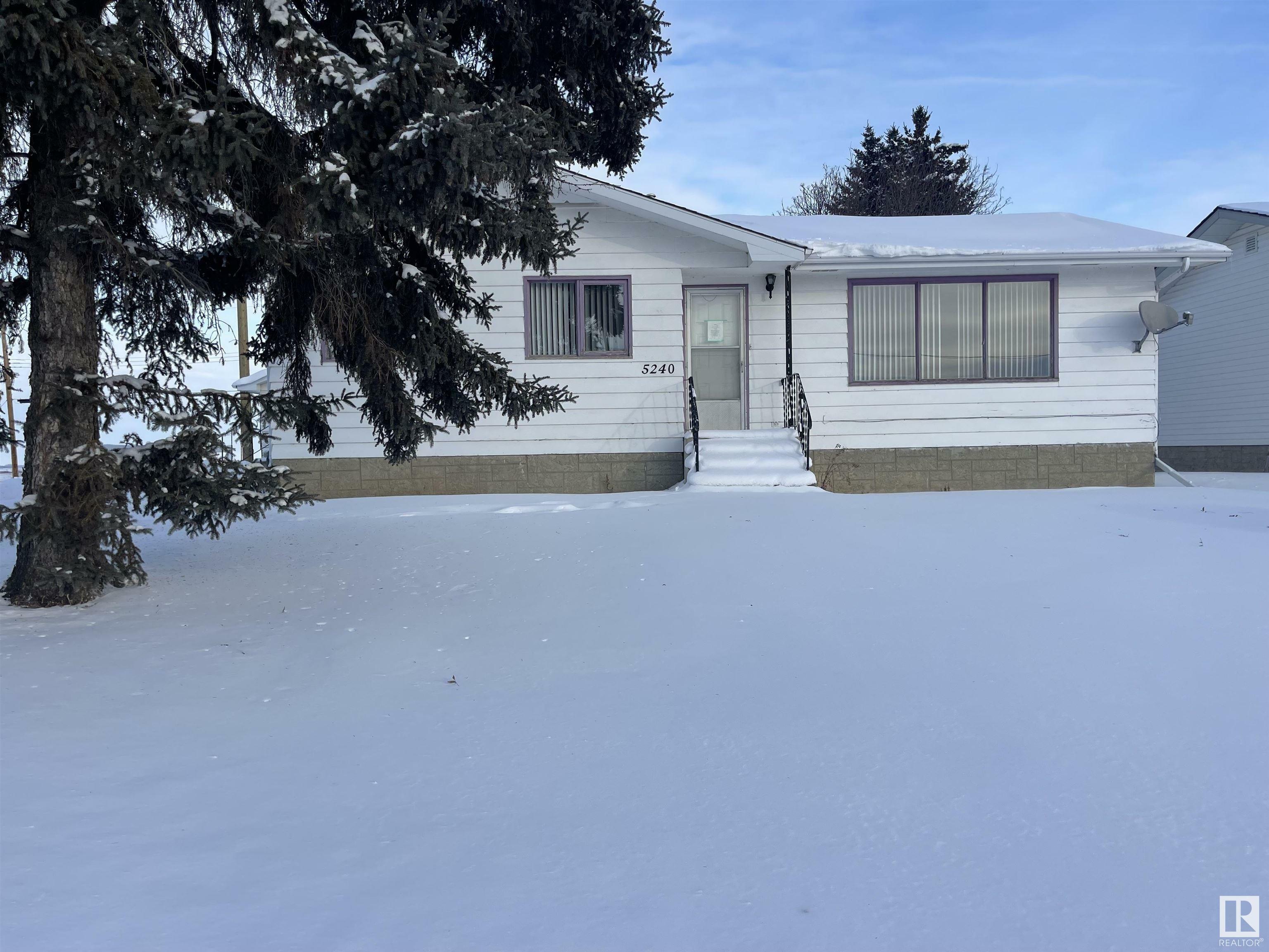 Property Photo:  5240 50 Avenue  AB T0B 2C0 