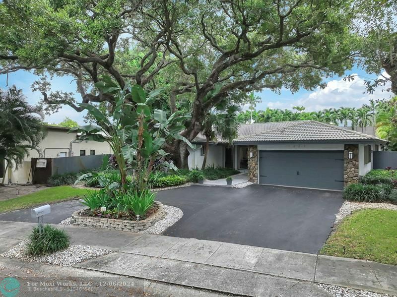 Property Photo:  3471 N 30th Terrace  FL 33021 