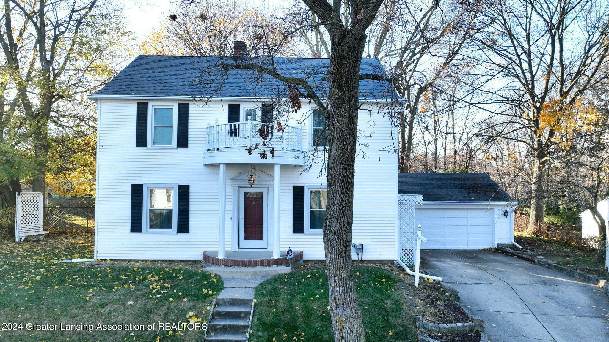 Property Photo:  921 Green Street  MI 48906 