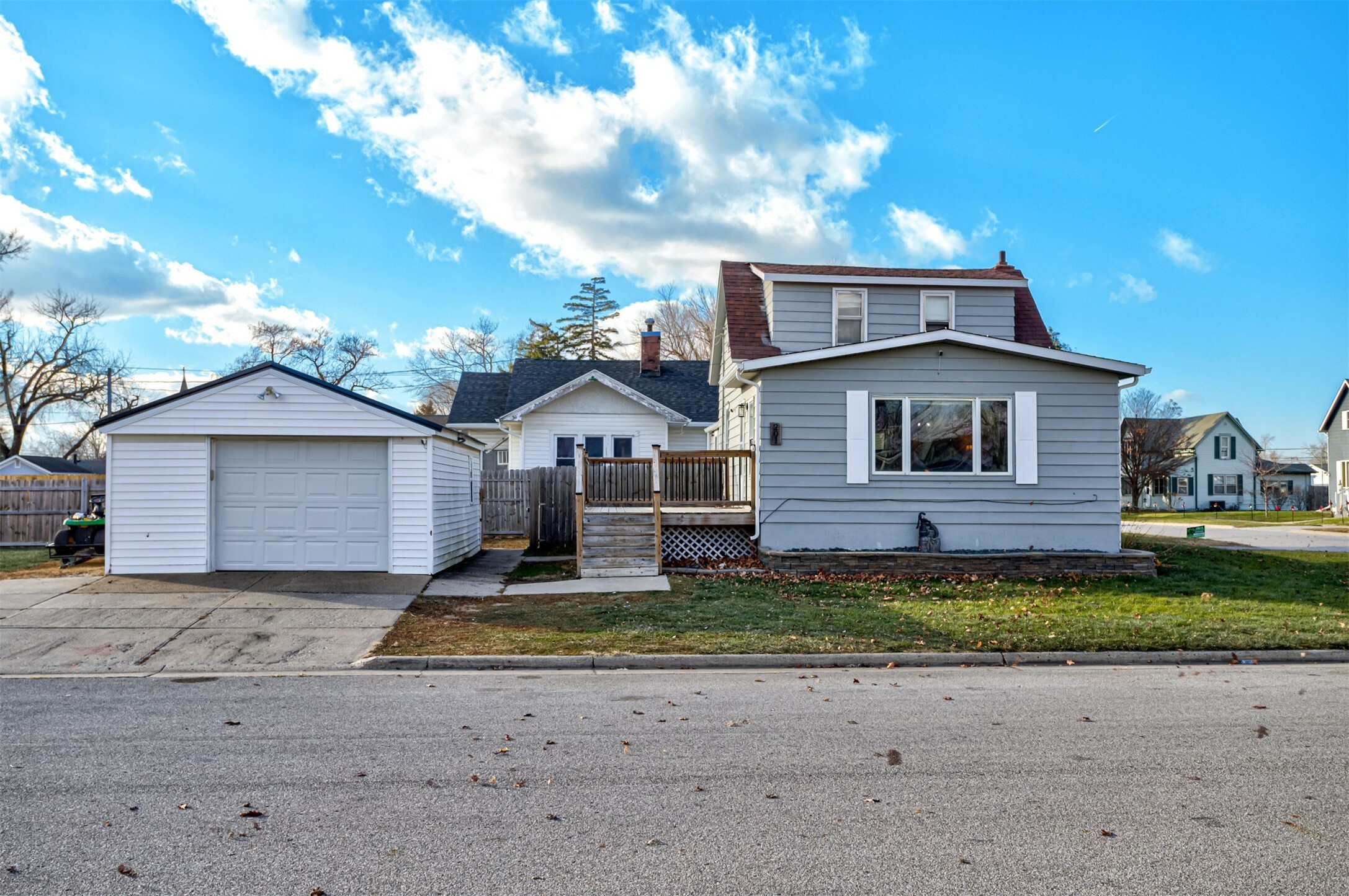 Property Photo:  201 Tama Street  IA 50244 